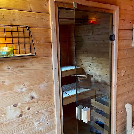 Modernes Holzhaus Im Skandinavischen Stil Mit Sauna, Garten Und 2 Katzen Norderstedt Exterior photo