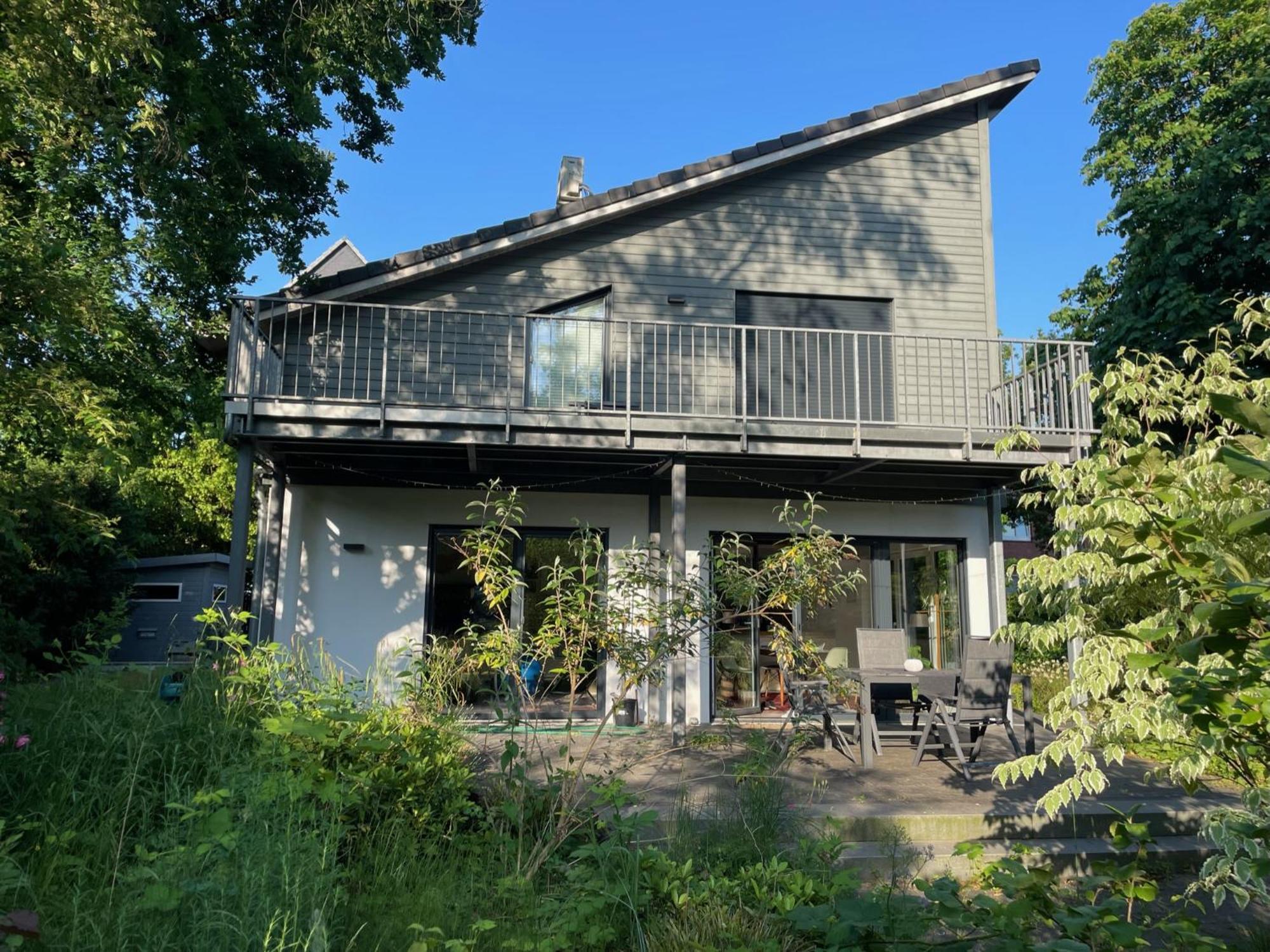 Modernes Holzhaus Im Skandinavischen Stil Mit Sauna, Garten Und 2 Katzen Norderstedt Exterior photo
